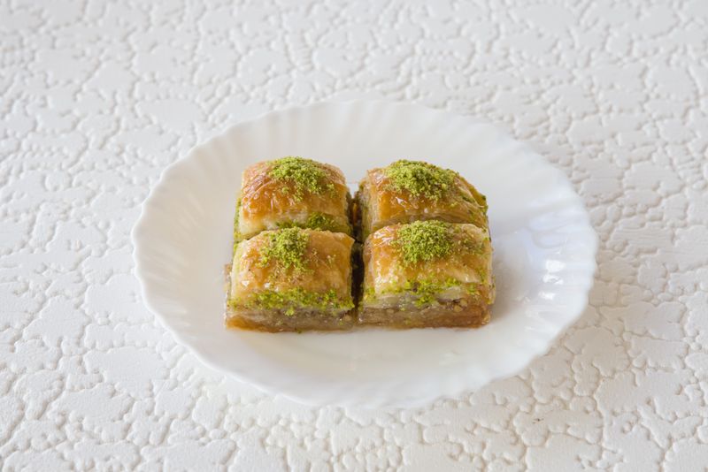 بقلاوة مشكلة